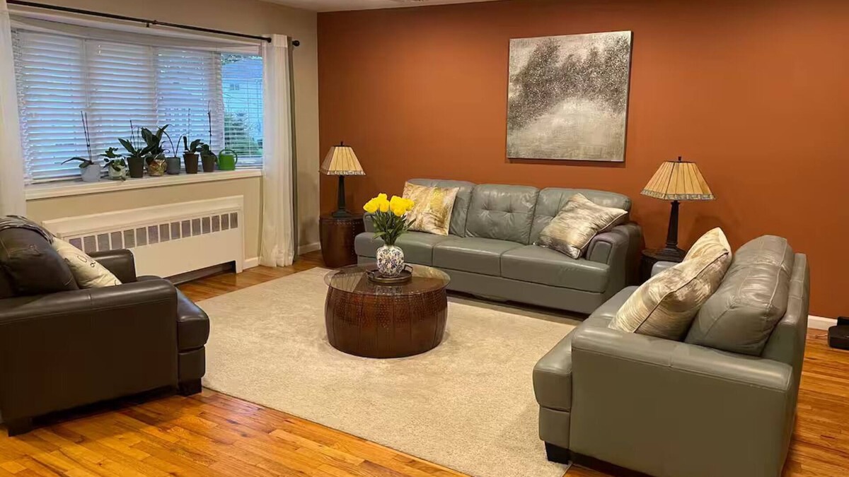 Freeport House | Charming 2-bedroom house with WiFi, AC in wonderful Freeport