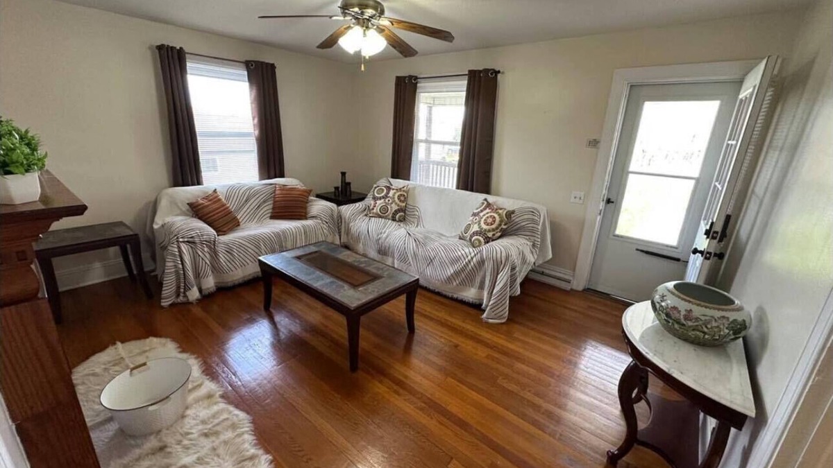 Martinsville House | Charming 2-bedroom House in charming Ridgeway/Martinsville