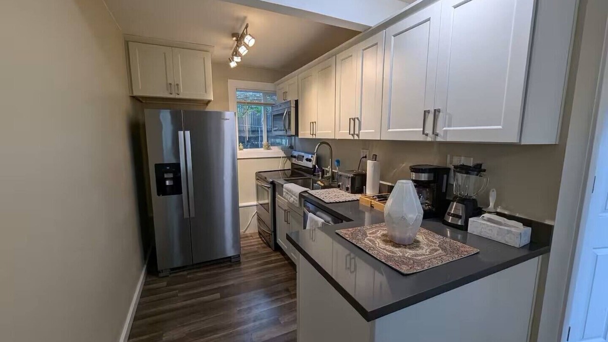 North Creek House | Charming 2-bedroom house with WiFi, AC in adorable Bothell