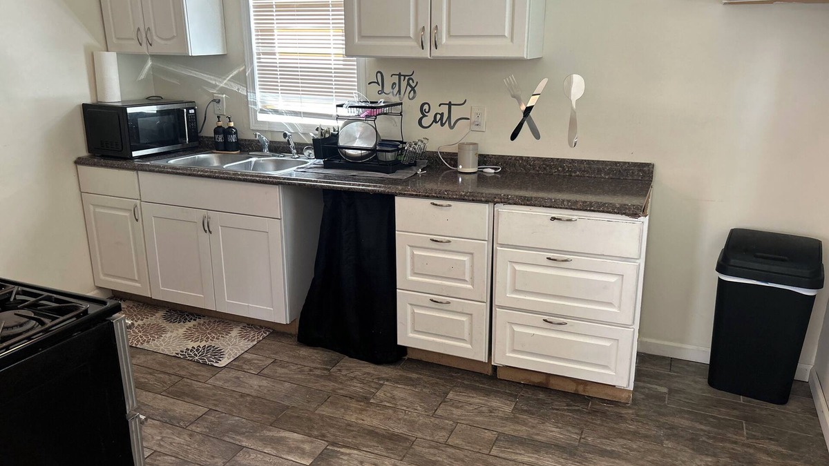 Detroit House | Charming 2-bedroom house with AC, WiFi in brilliant Detroit