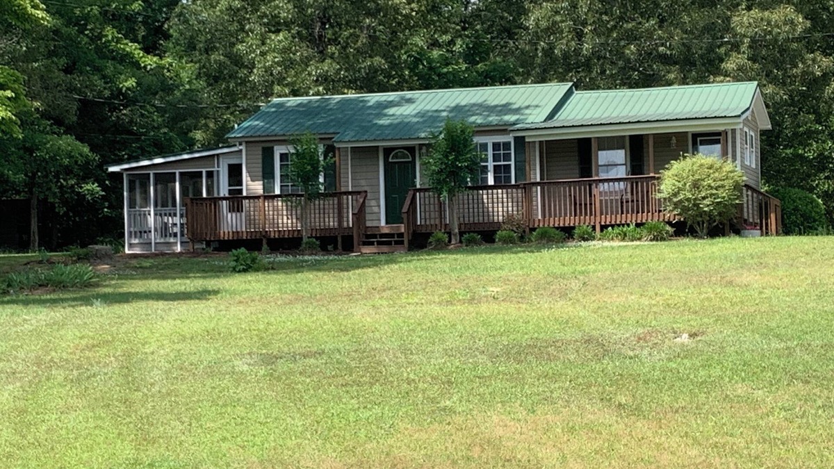 Jackson House | Charming 2-bedroom house with Country setting minutes from Jackson Square