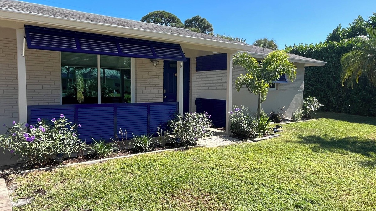 Tequesta House | Charming 2-bedroom house in delightful Jupiter with WiFi, AC