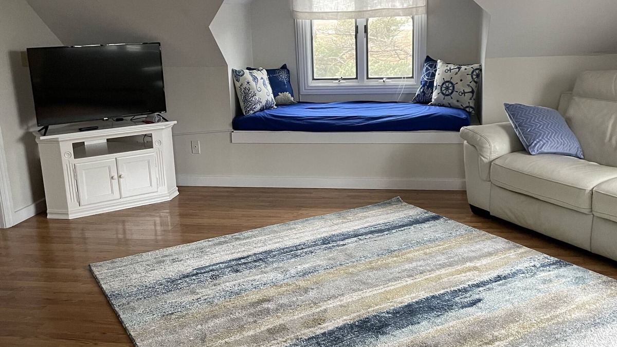 Newbury House | Charming 2-bedroom house with spectacular sunsets on beautiful Plum Island