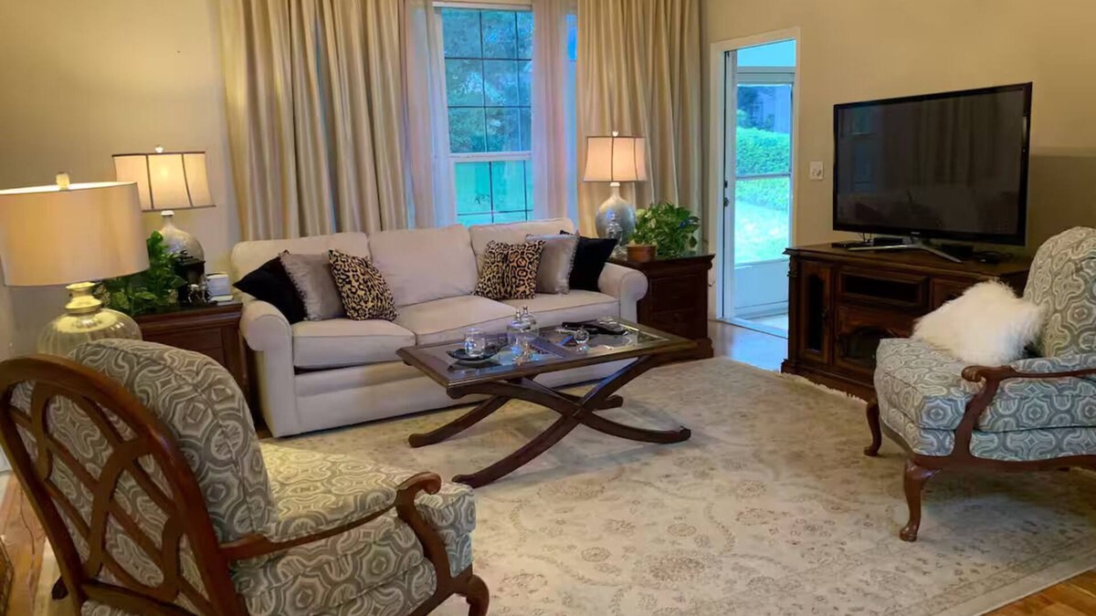 Ocala House | Charming 2-bedroom house in enchanting Ocala with AC