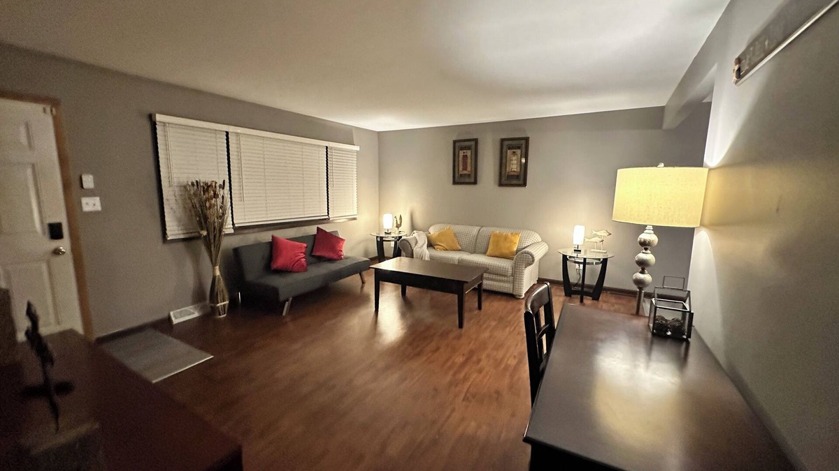 DeKalb House | Charming 2-bedroom house in DeKalb