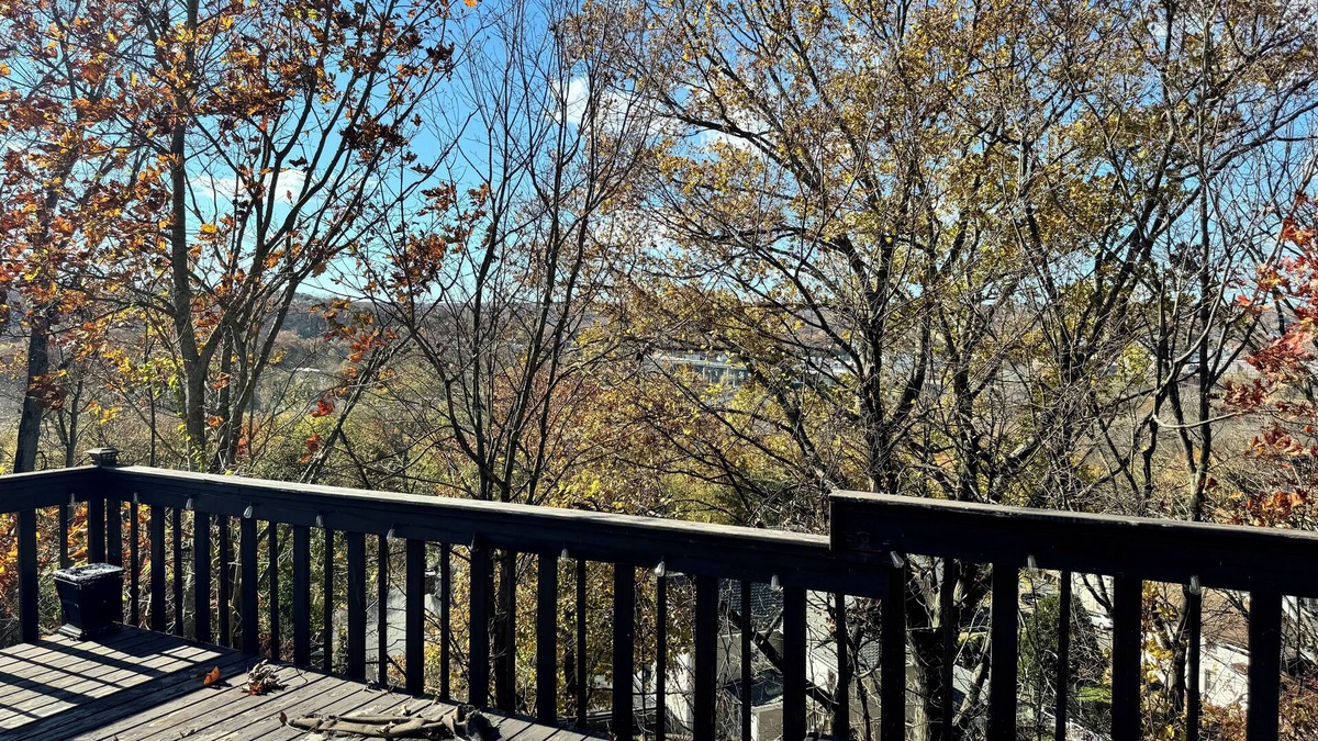 Shelton House | Charming 2-bedroom house with AC, WiFi in adorable Derby
