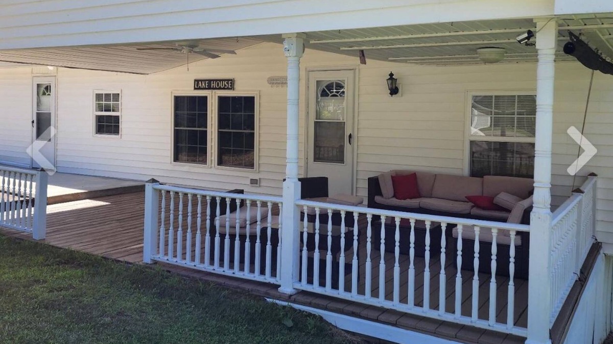 Dover House | Charming 2-bedroom house by the lake in Dover TN