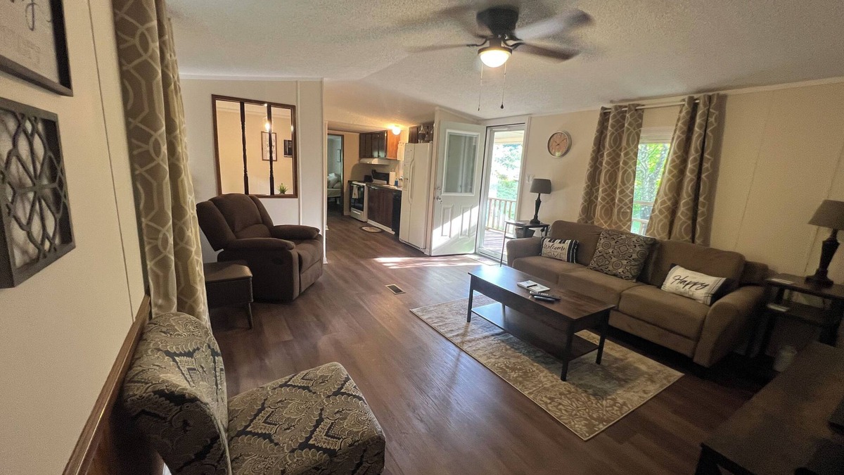 Old Town House | Charming 2-bedroom house with WiFi, AC in fabulous Galax