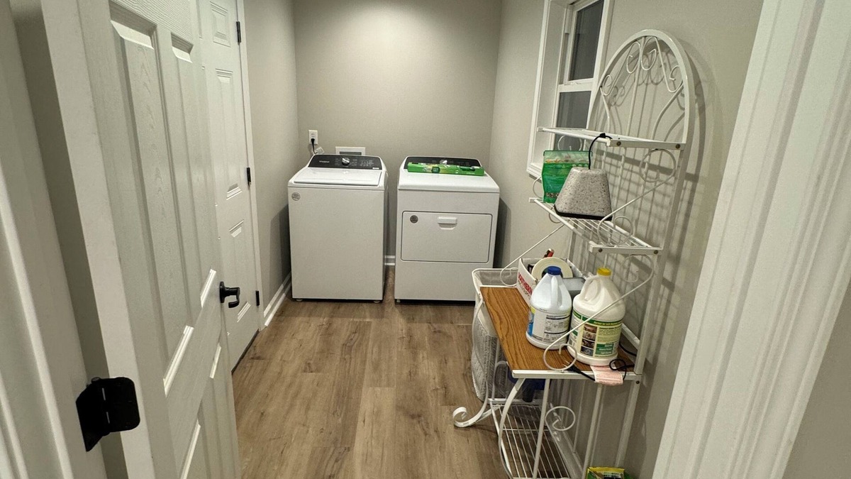 Etta House | Charming 2-bedroom house 20 miles from stadium