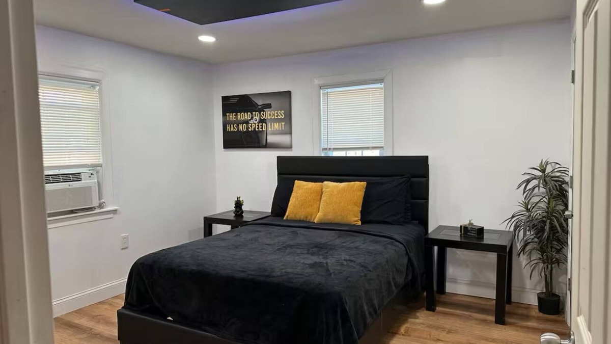 Rahway House | Charming 2-bedroom house in terrific Rahway near train to NYC