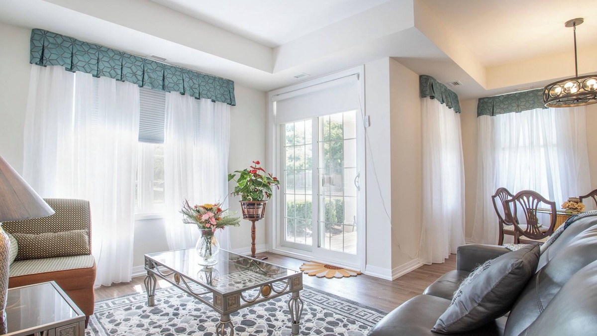 Clarington Condo | Charming 2-bedroom in wonderful Clarington with AC