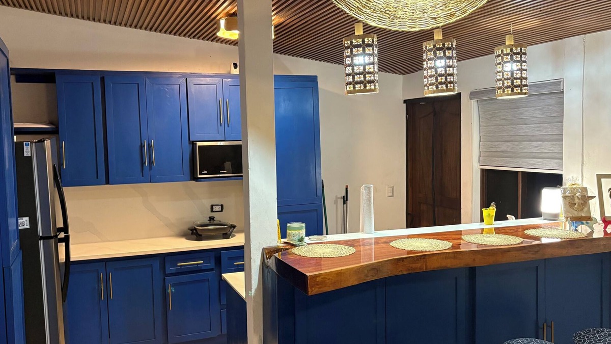 Lago de Apoyo House | Charming 2-bedroom lake front house in El Guayabo, Granada with AC, WiFi.