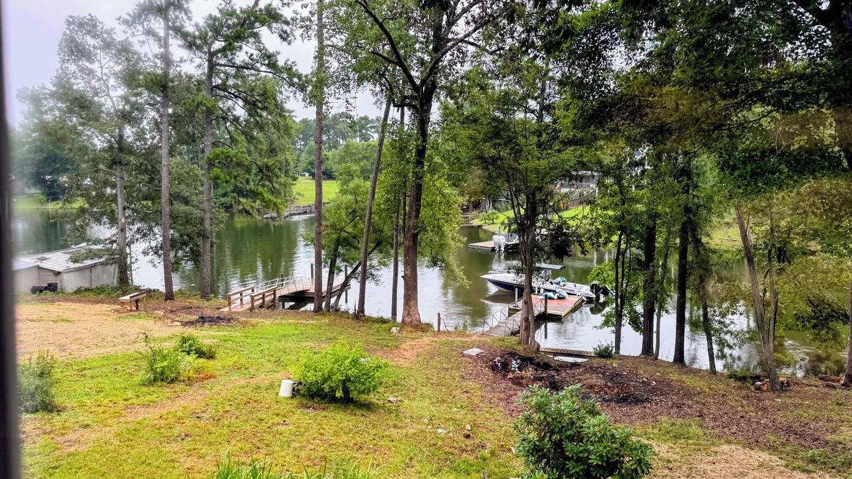 Leesville House | Charming 2-bedroom lakehouse with boating dock and hot tub in Leesville SC