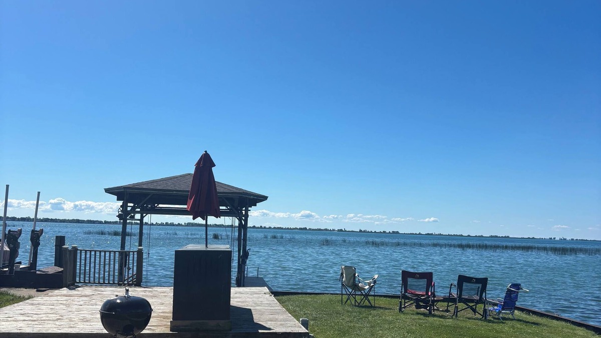 Fair Haven Cottage | Charming 2-bedroom lakefront cottage in Ira, along Anchor Bay with AC
