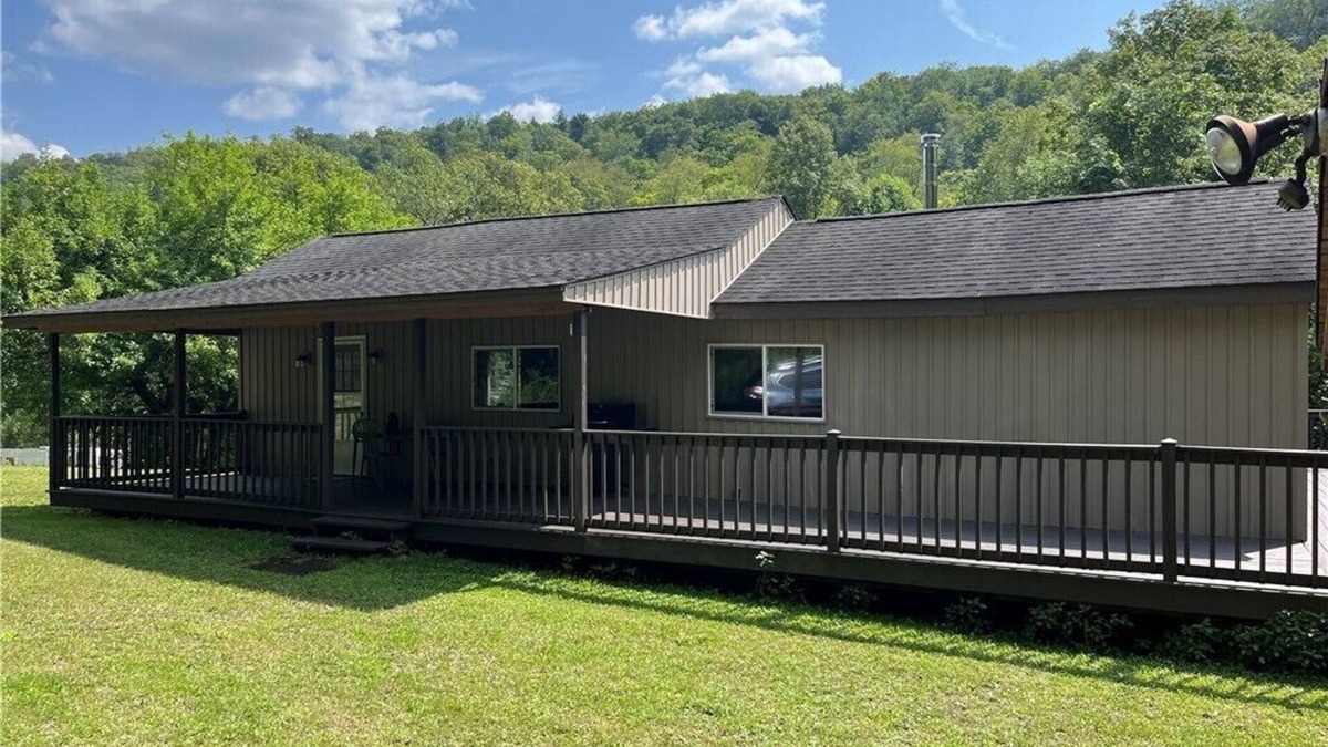 Conewango Valley House | Charming 2-bedroom lodge style house in Frewsburg with extra sleeping loft