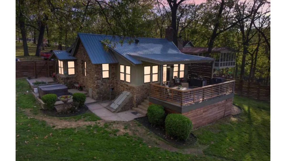 Cleora Cottage | Charming 2-Bedroom Luxury Cottage w/Private Boat Slips on Grand Lake, Afton, OK