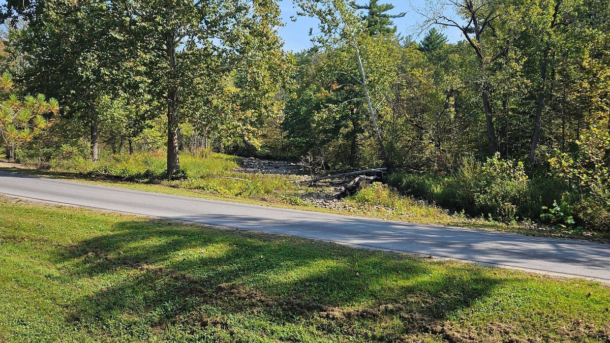 St. Johnsville House | Charming 2-bedroom mobile home with WiFi & Window AC in Fort Plain