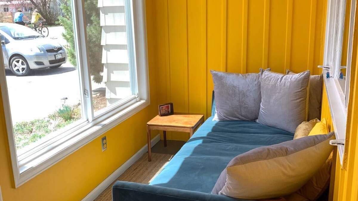 Edgewater House | Charming 2-bedroom mid-century home in Lakewood