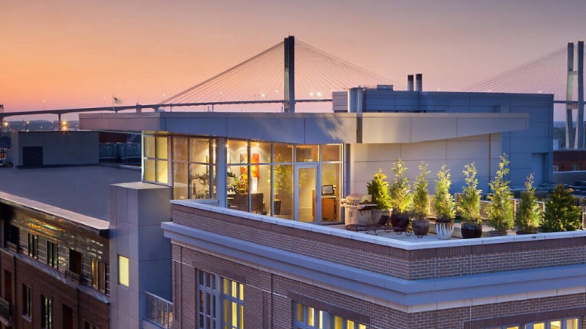 Historic District - North Resort | Charming 2-bedroom resort Located at Studio Ellis Square Savannah Georgia