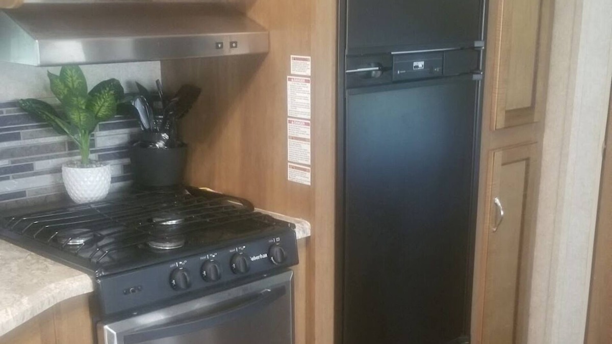 Abbeville House | Charming 2-bedroom RV near fabulous Abbeville and Eaufaula with WiFi, AC
