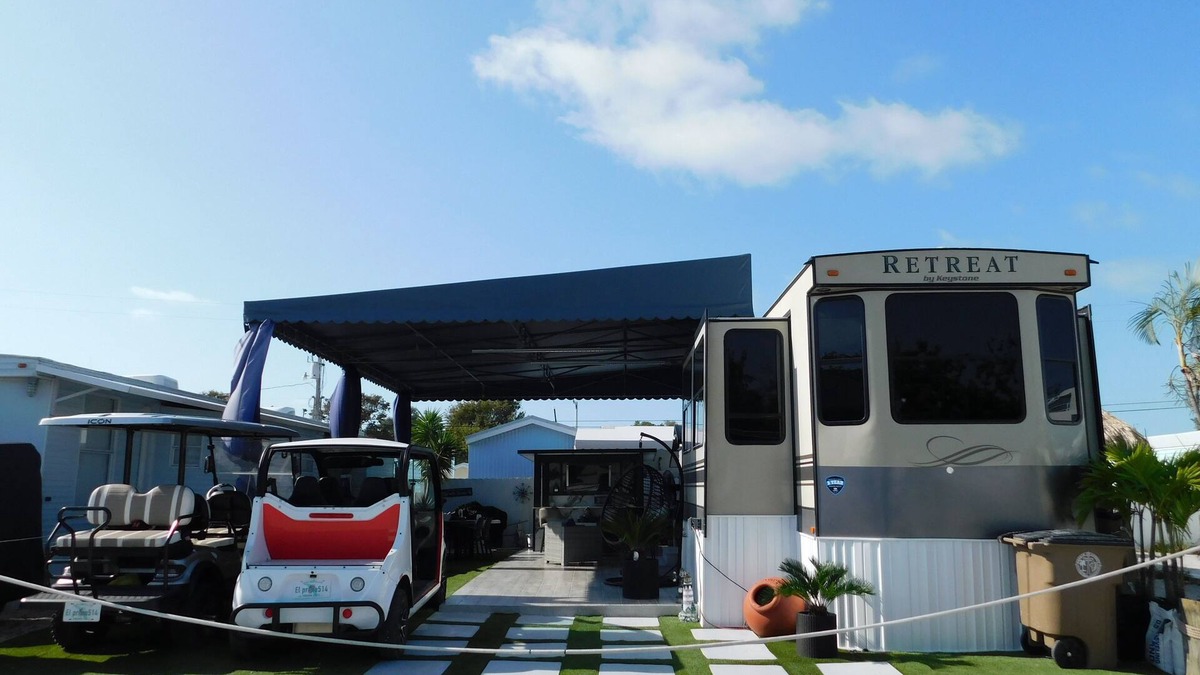 Key Largo Village RV Rental | Charming 2-bedroom RV Hideaway campground in Key Largo; Sun & Fun!