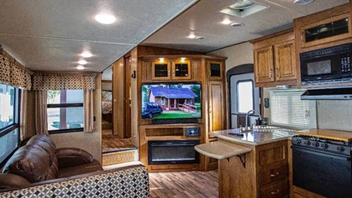 Waco House | Charming 2-bedroom RV with AC, WiFi in vibrant Waco, choose resort location