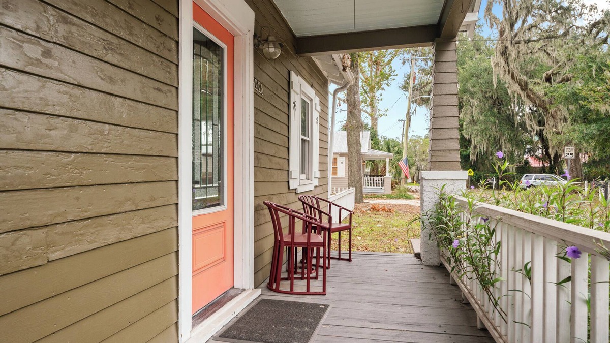 Thunderbolt Cottage | Charming 2-bedroom Shrimper's Cottage Close to Thunderbolt Marina in Savannah