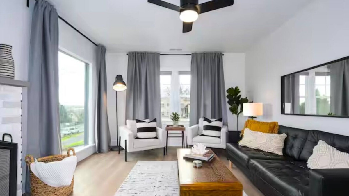 Camas House | Charming 2 Bedroom Stay in Camas
