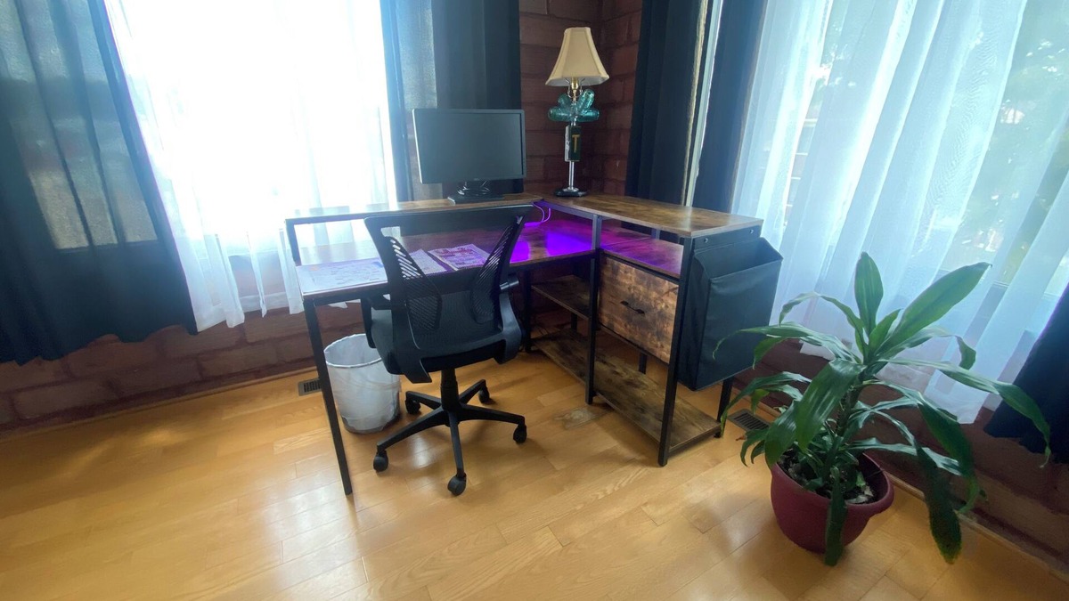 Elkader Apartment | Charming 2-bedroom suite A with WiFi, AC in adorable Elkader