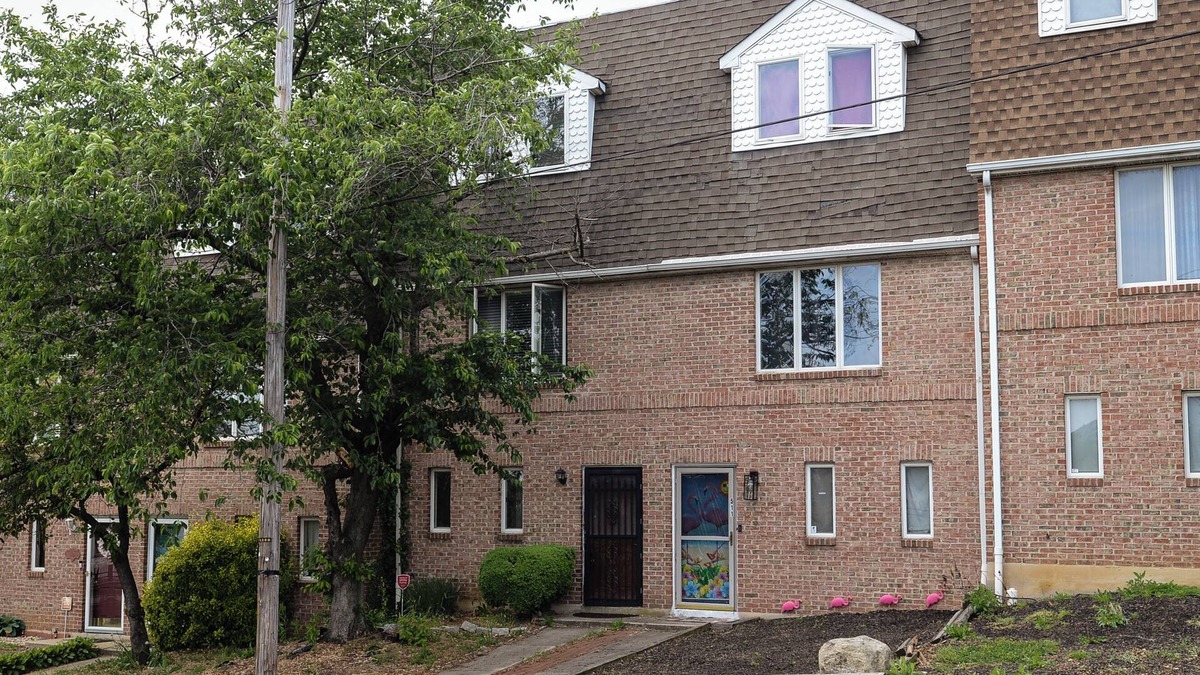 Downtown Wilmington House | Charming 2-bedroom townhome with WiFi, AC in Wilmington