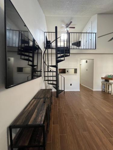 South Baton Rouge Apartment | Charming 2-bedroom townhome in brilliant Baton Rouge minutes from LSU