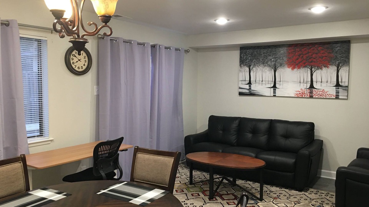 Goddard House | Charming 2-bedroom townhome in marvelous Greenbelt with WiFi, AC
