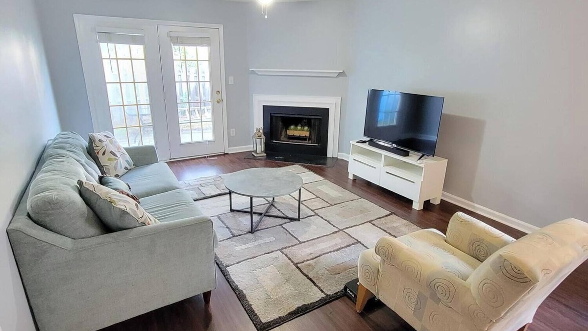 Harbison House | Charming 2-bedroom townhome close to Prisma Parkridge and State Forest