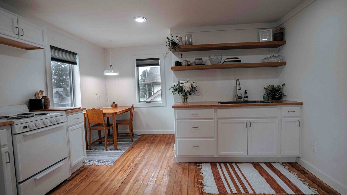 Orrville House | Charming 2-bedroom townhome with WiFi, AC in downtown Orrville