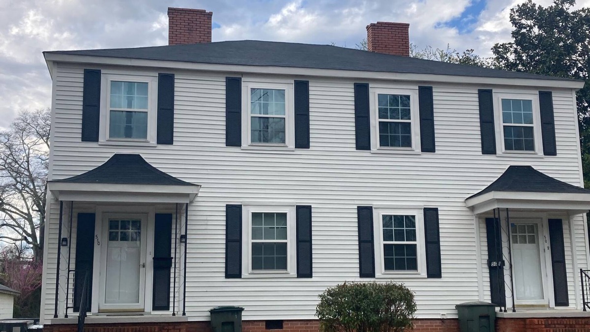 Cordova House | Charming 2-bedroom townhome in quaint Hamlet with WiFi, AC