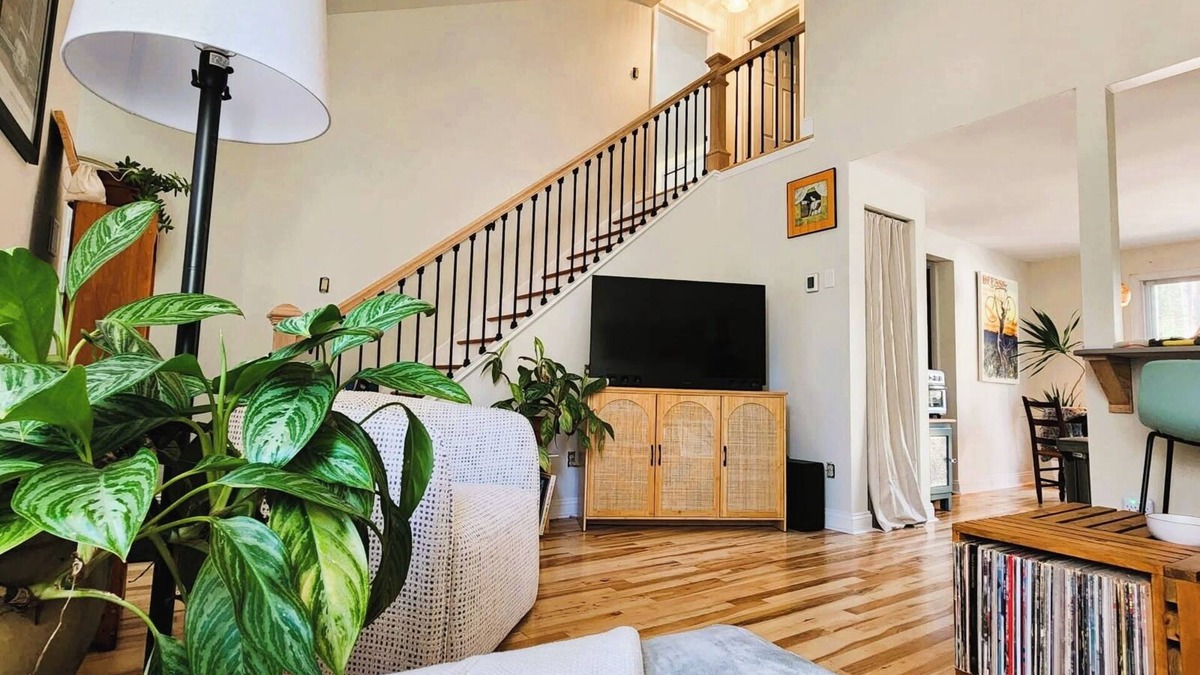 Malta House | Charming 2-bedroom townhome in delightful Ballston Spa with WiFi, AC