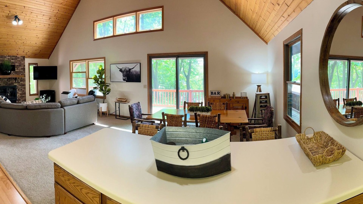 Balsam Lake Cabin | Charming 2-bedroom cabin with AC and WiFi on Balsam Lake