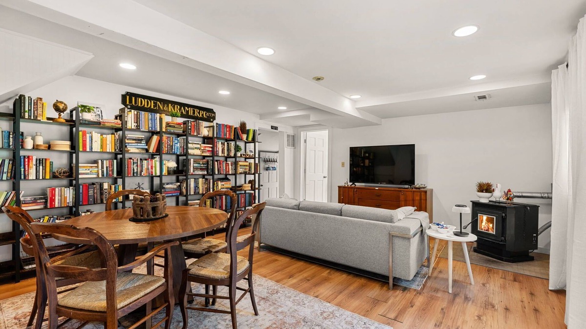 Bloomington Other | Charming 2-bedroom farmhouse with WiFi and AC in fabulous Bloomington