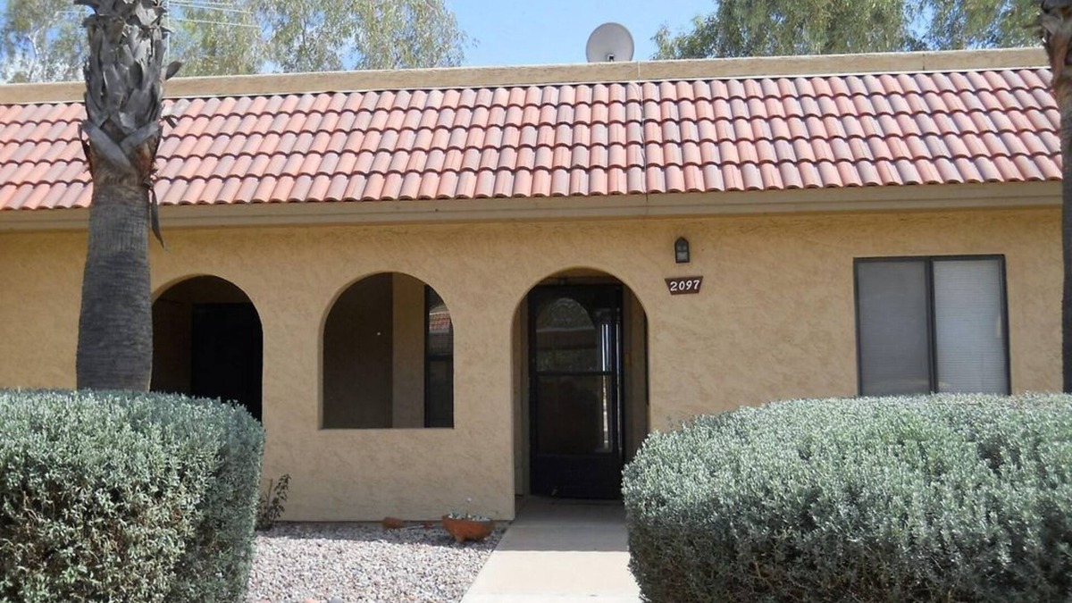 Eleven Mile Corner Condo | Charming 2 Bedroom/2 Bath Condo By Golf Course