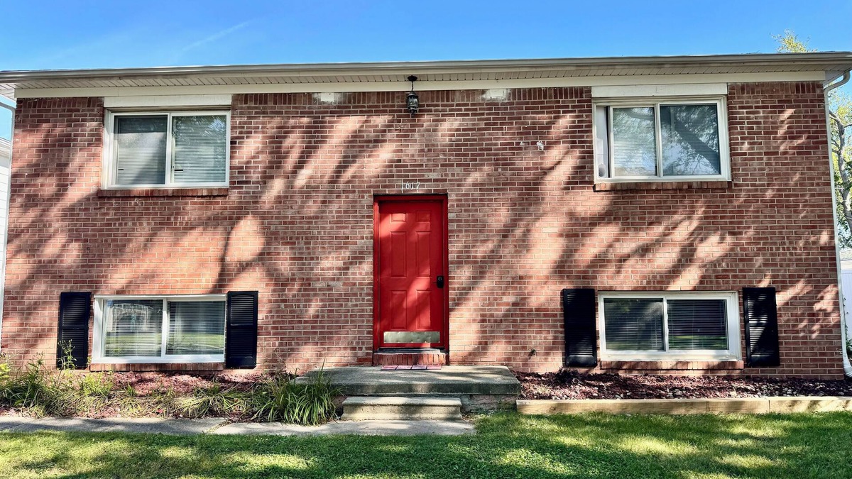 East Lansing Apartment | Charming 2-bedroom apartment in lovely East Lansing with WiFi