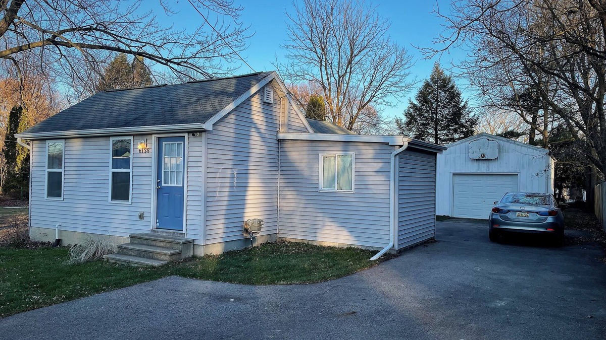 East Lansing House | Charming 2-bedroom house in quiet East Lansing neighborhood