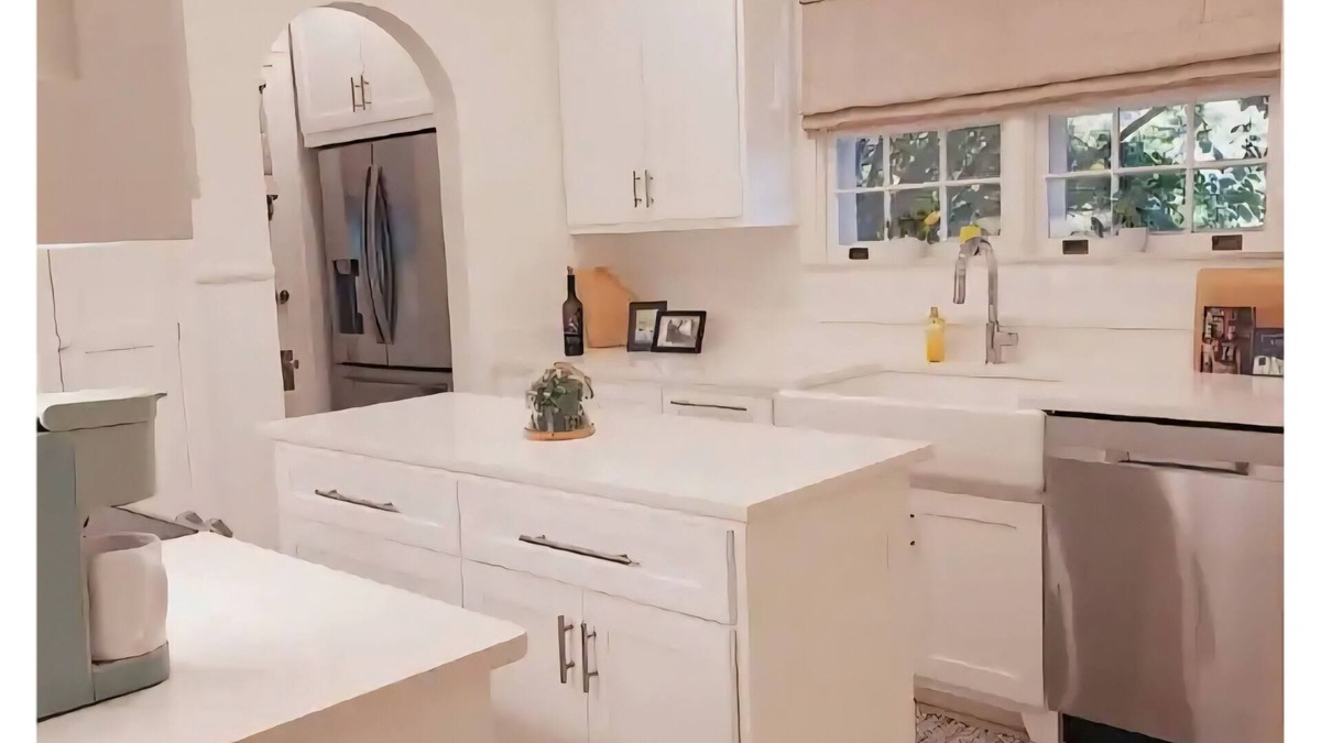 Gainesville Cottage | Charming 2-bedroom Cottage in the City of Gainesville. Minutes from everything!