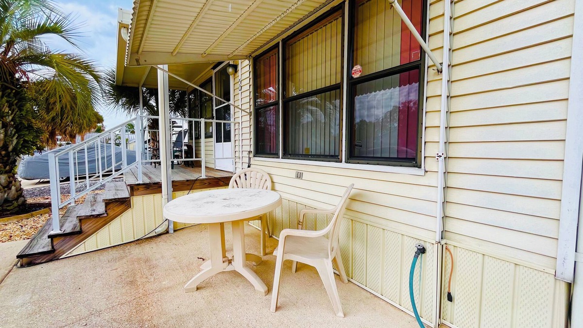 Haines City House | Charming 2-bedroom house in Haines City with AC, WiFi
