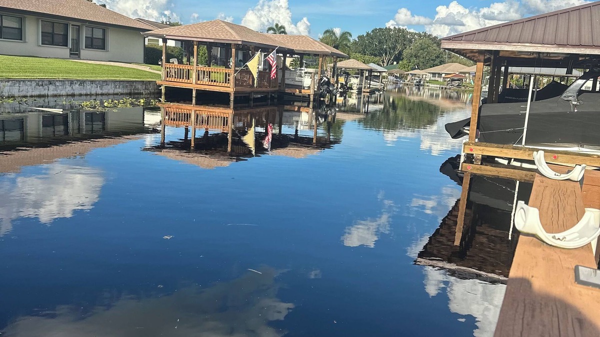 Lake Placid House | Charming 2-bedroom house with AC, WiFi on canal with Lake June access!