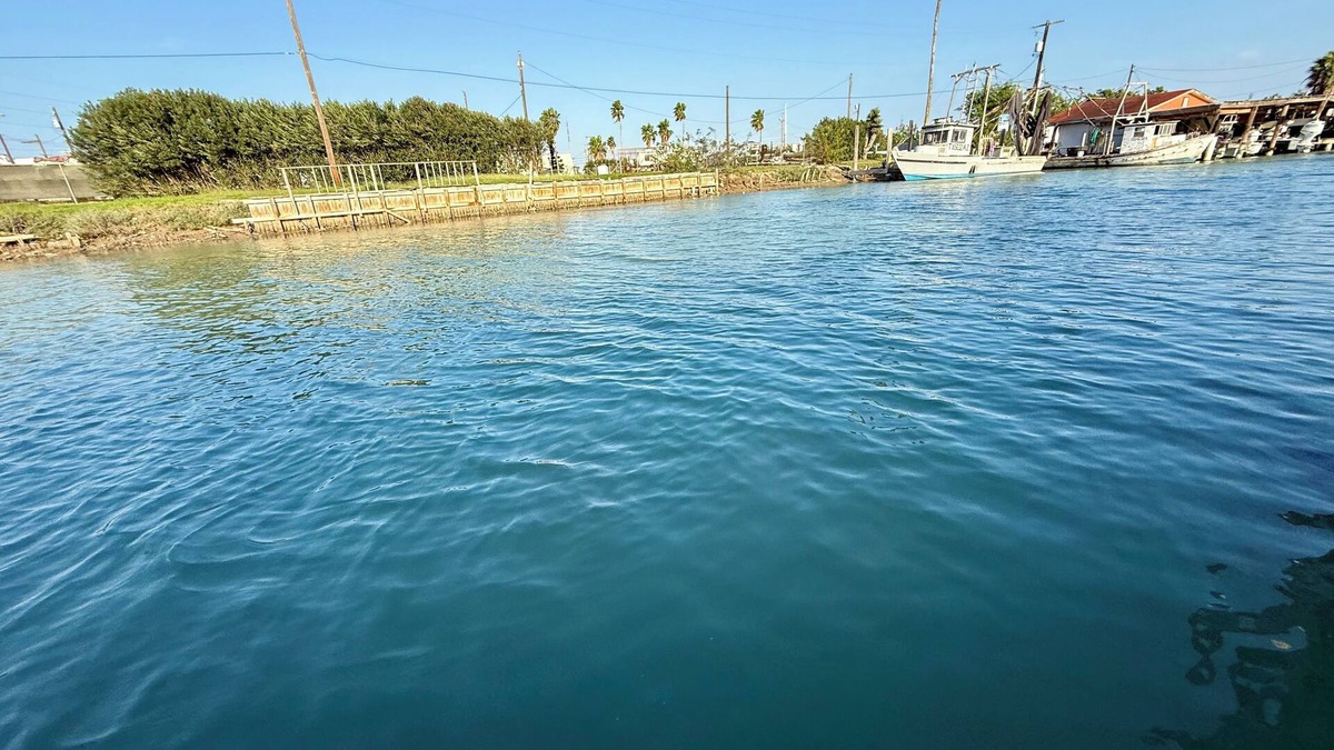 Port Isabel Cottage | Charming 2-bedroom cottage with AC, WiFi in Port Isabel- Casita de Nina