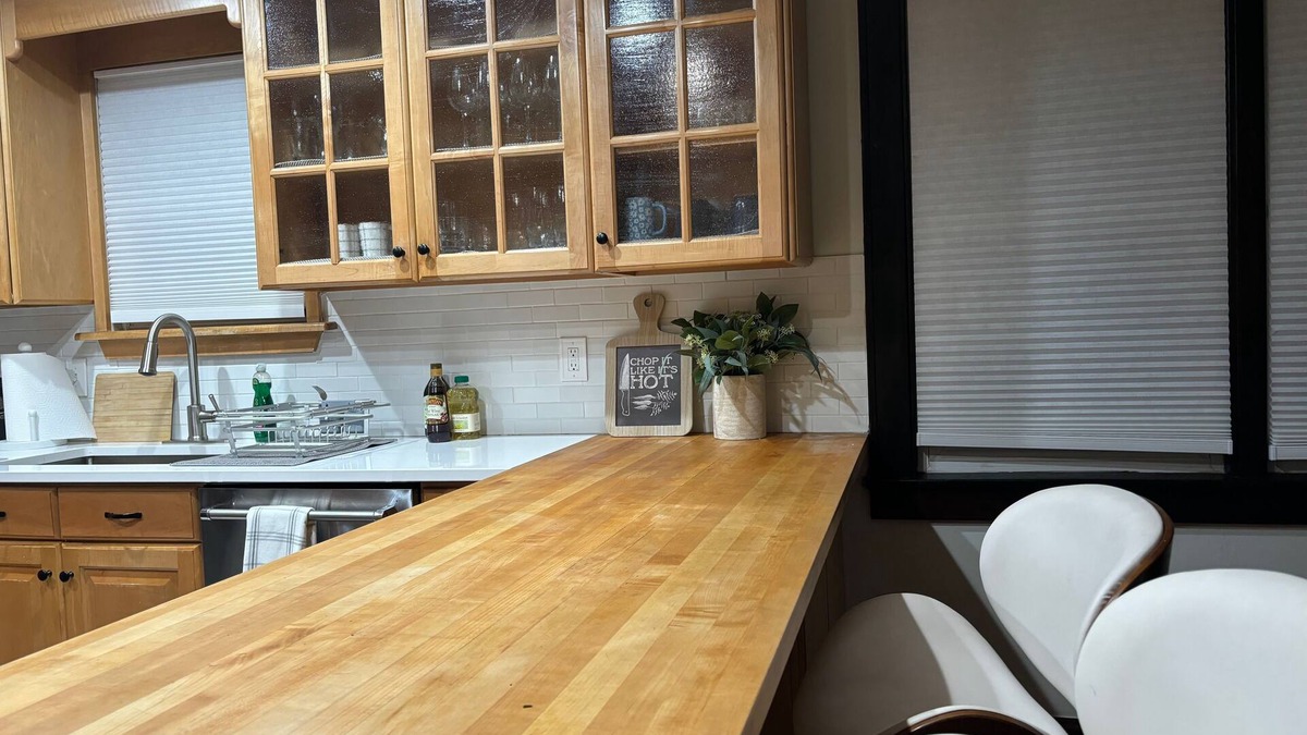 Poughkeepsie House | Charming 2-bedroom house w/ WiFi and AC located in the beautiful Hudson Valley.