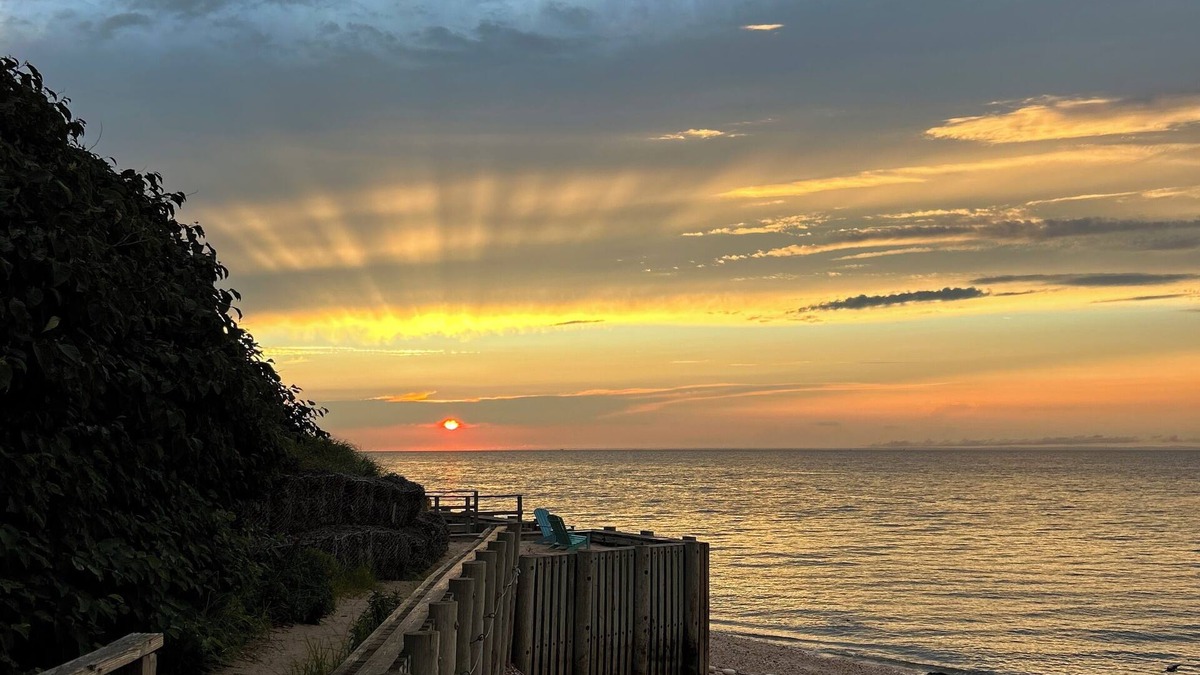 Sound Beach Cottage | Charming 2-Bedroom Cottage Just Steps Away From Private Beach!