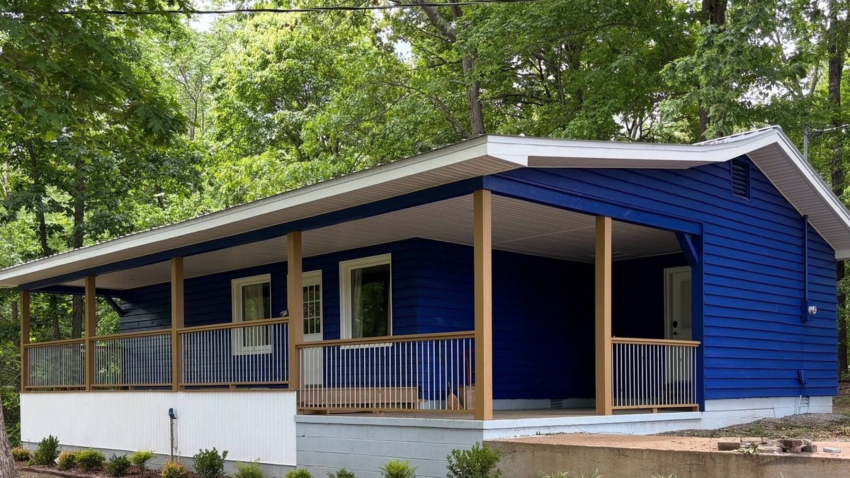 Springville Cabin | Charming 2-bedroom cabin in Springville with over an acre yard! Very peaceful!