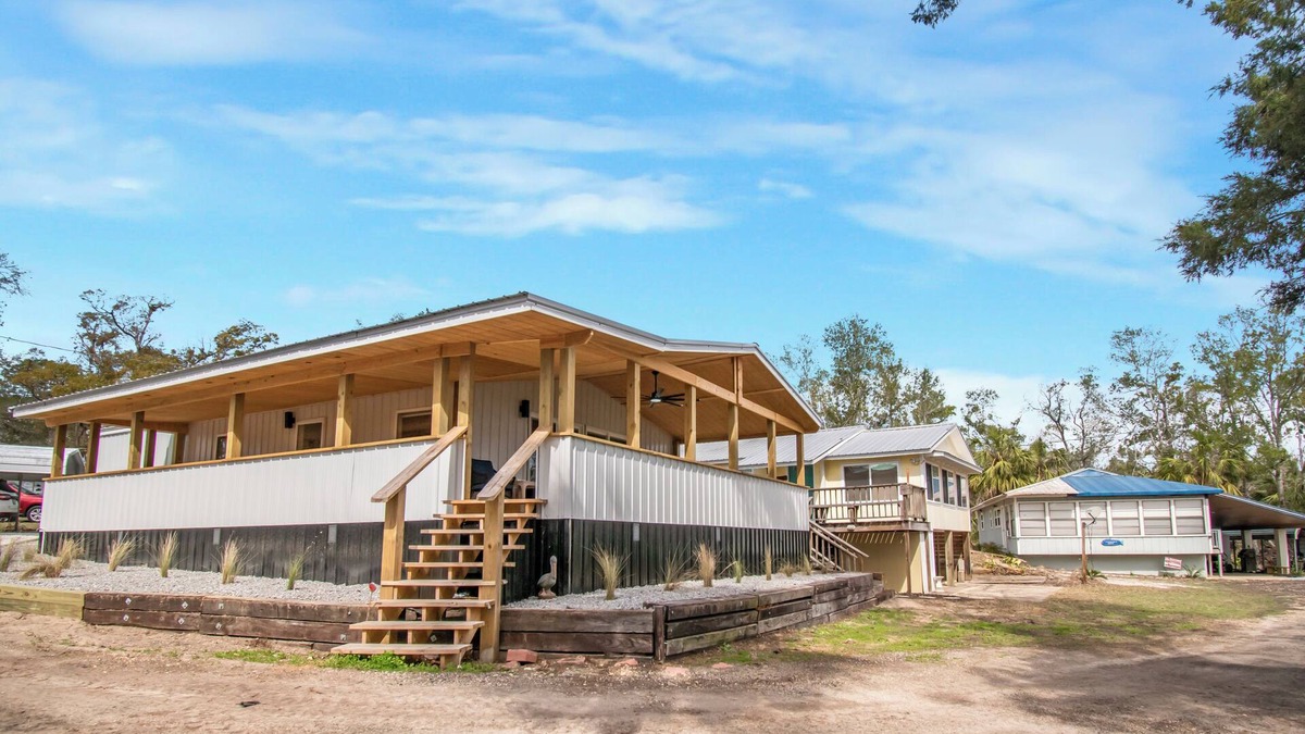 Steinhatchee House | Charming 2-bedroom house with AC, WiFi in Steinhatchee