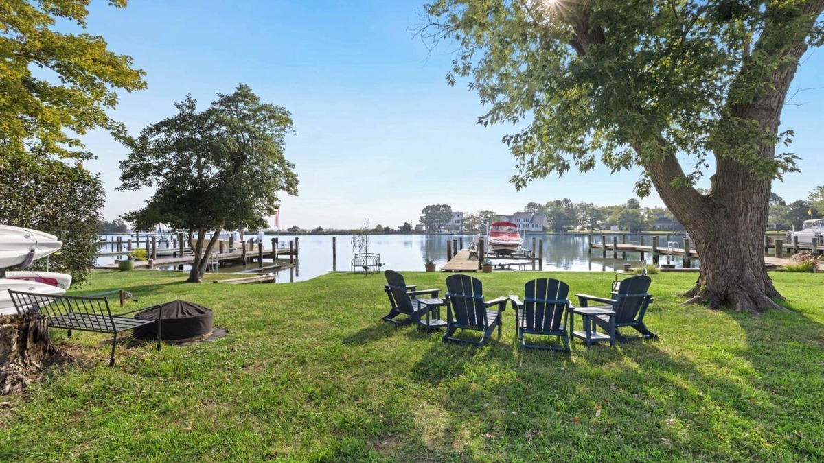 Stevensville Cottage | Charming 2-bedroom waterfront cottage in peaceful Stevensville with AC, WiFi